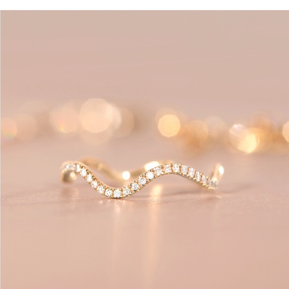 Catbird Pavé Diamond Ribbon Ring - Picture 3 of 5